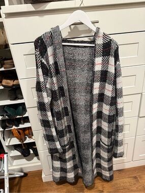 Natural Reflections Black & White Plaid Open-Front Hooded Cardigan